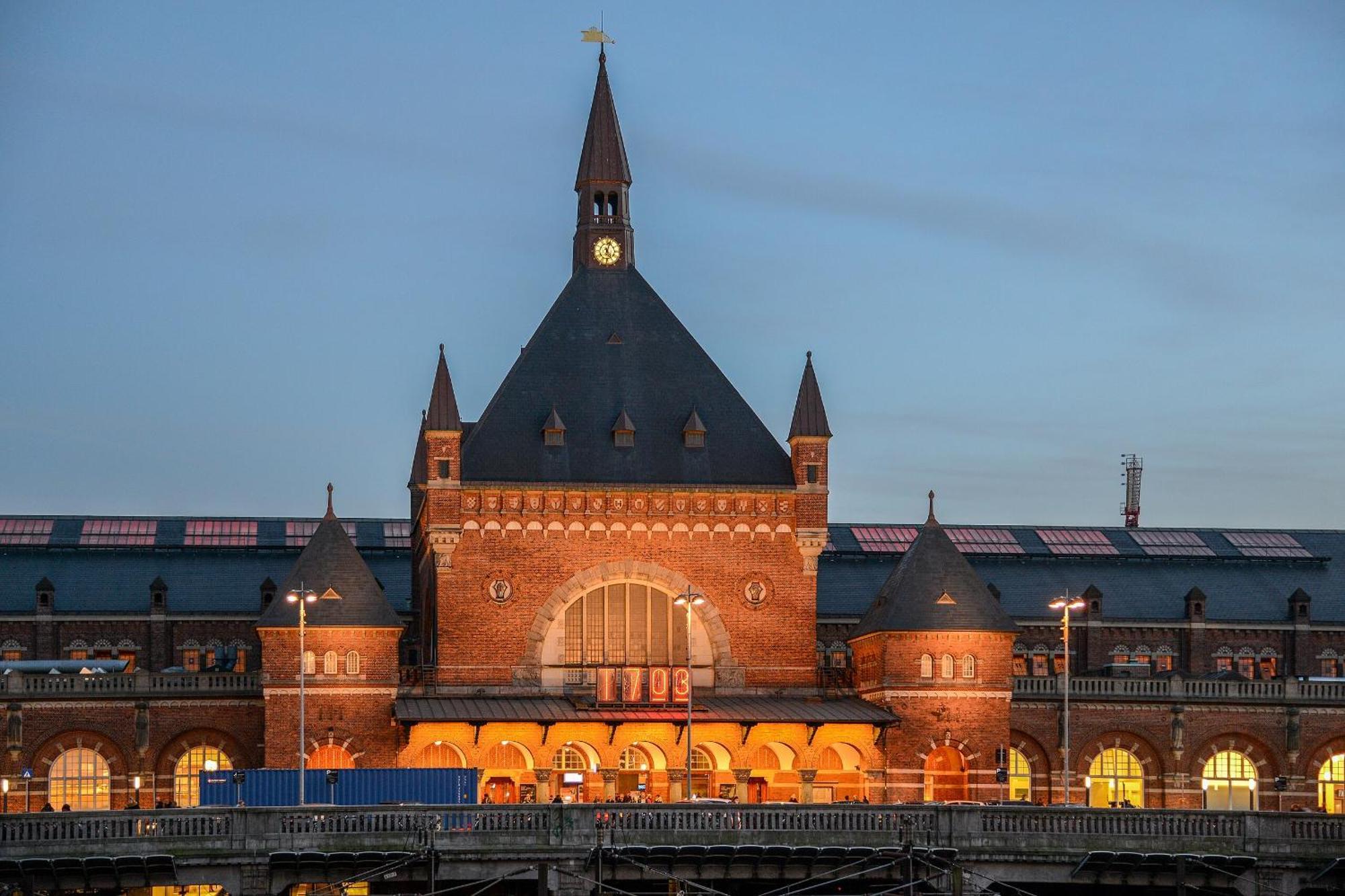 Central Copenhagen Apt With Balcony, Free Parking W Elevator Exteriör bild
